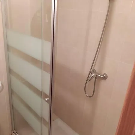 Apartamento Amplio Y Centrico Piso Con Buenas Vistas En *